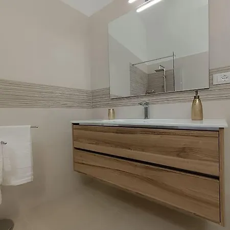 度假居 La Terrazza, Con Terrazzo E Solarium *