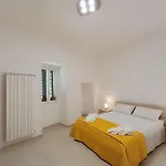 Nyaraló La Terrazza, Con Terrazzo E Solarium Surano