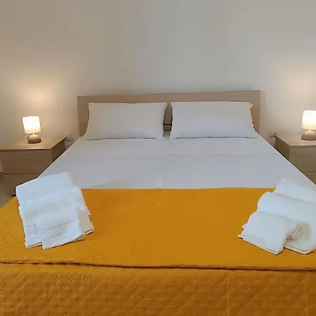 בית נופש La Terrazza, Con Terrazzo E Solarium Surano