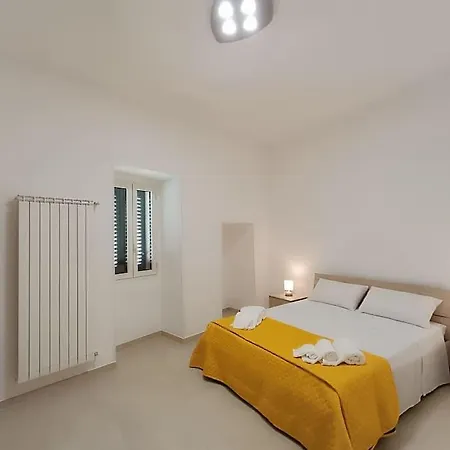 בית נופש La Terrazza, Con Terrazzo E Solarium Surano