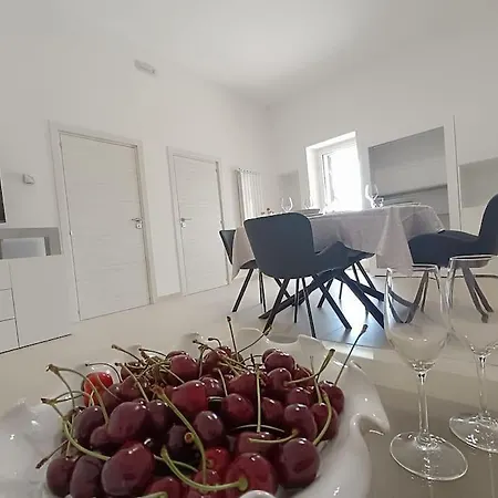 בית נופש La Terrazza, Con Terrazzo E Solarium Surano